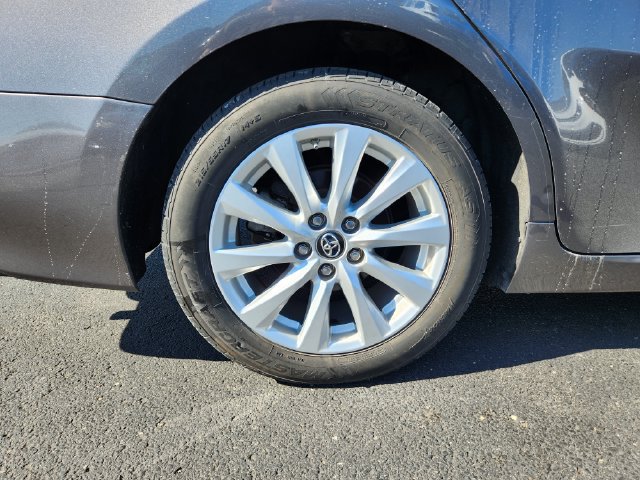 Used 2018 Toyota Camry LE w/ Convenience Package FWD image 31