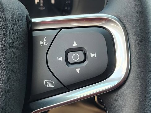 New 2026 Volvo XC40 B5 Core w/ Climate Package image 15