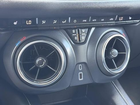 Used 2025 Chevrolet Blazer LT FWD image 26