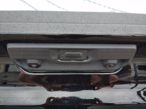 Used 2023 Chevrolet Silverado 1500 LT AWD/4WD image 12