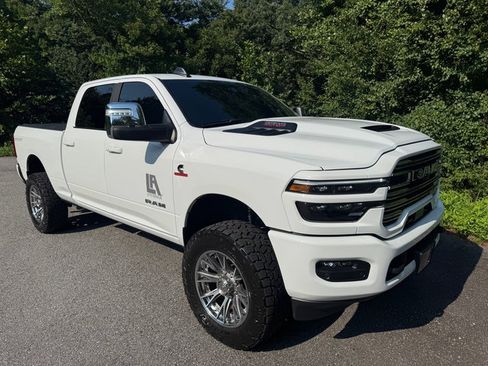 Used 2025 RAM 2500 Laramie w/ Sport Appearance Package AWD/4WD image 4