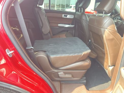 Used 2021 Ford Explorer King Ranch w/ Premium Technology Package AWD/4WD image 32