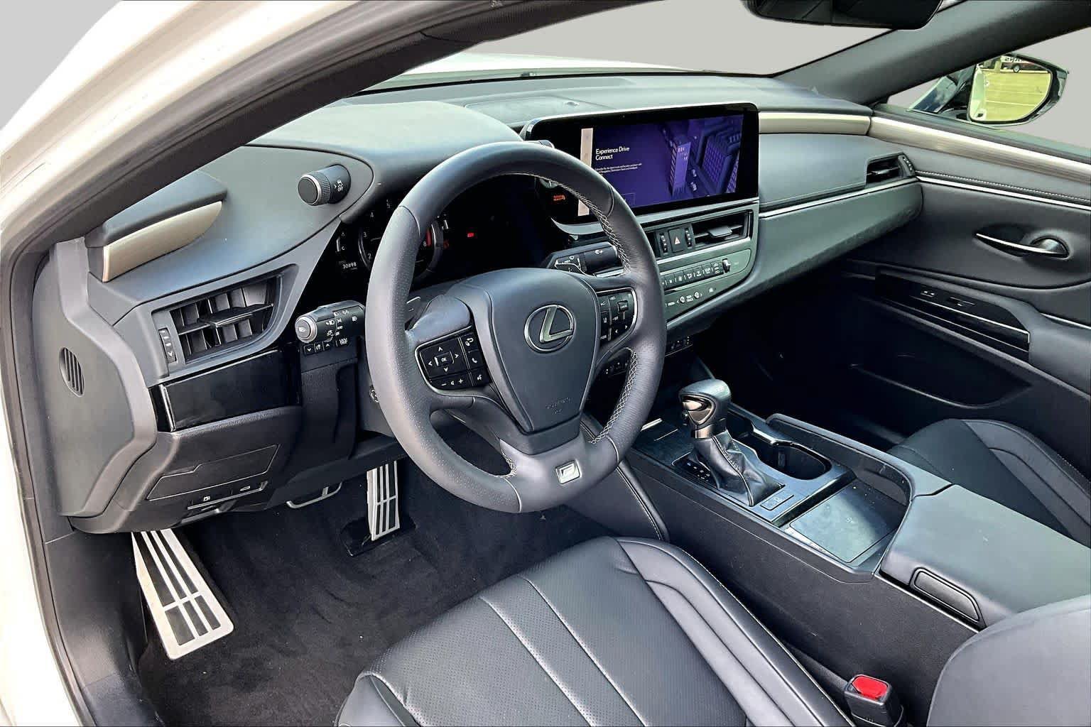 Used 2024 Lexus ES 350 F Sport w/ Accessory Package (Z2) FWD image 17