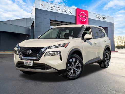 Used 2023 Nissan Rogue SV image 1