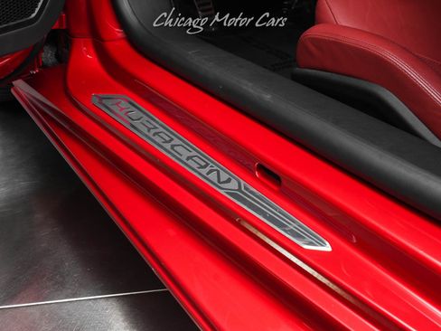 Used 2020 Lamborghini Huracan EVO image 25