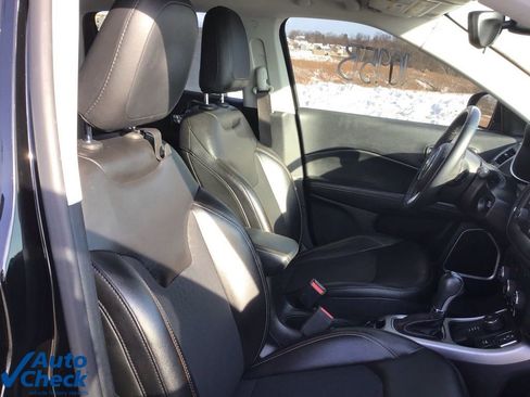 Used 2018 Jeep Compass Latitude w/ Cold Weather Group image 22