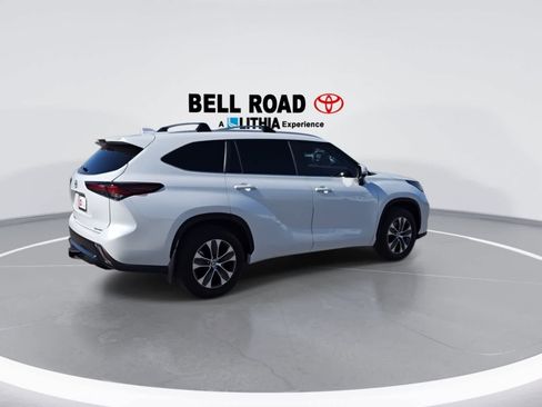 Certified 2025 Toyota Highlander XLE AWD/4WD image 8