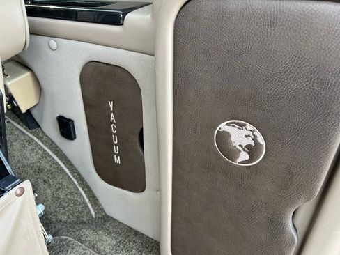 Used 2019 Chevrolet Express 2500 Extended w/ Enhanced Convenience Package image 8