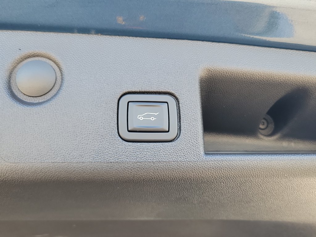 Used 2024 Chevrolet Equinox LT w/ LPO, Floor Liner Package FWD image 33