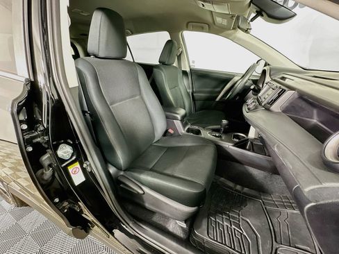 Used 2017 Toyota RAV4 LE FWD image 30