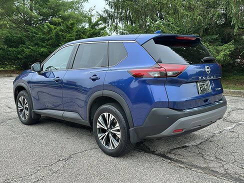 Certified 2023 Nissan Rogue SV image 7