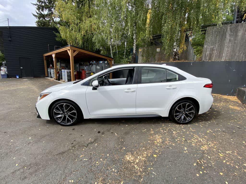 Used 2020 Toyota Corolla SE FWD image 3