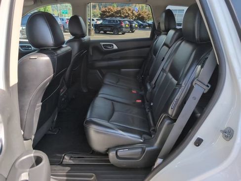 Used 2020 Nissan Pathfinder SL AWD/4WD image 16