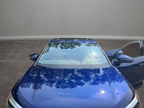 Used 2025 Audi Q4 e-tron Premium Plus image 27