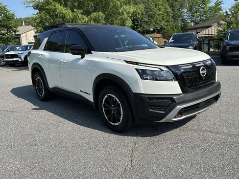 Used 2023 Nissan Pathfinder Rock Creek AWD/4WD image 7