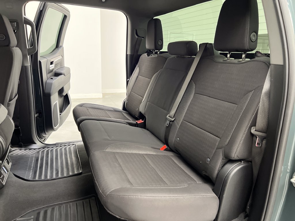 Used 2025 Chevrolet Silverado 1500 LT AWD/4WD image 16
