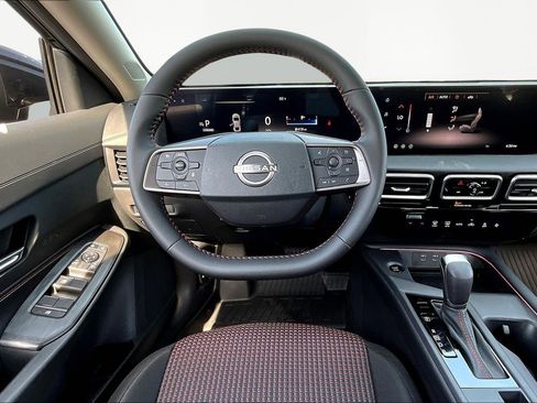 New 2026 Nissan Sentra SR FWD image 9