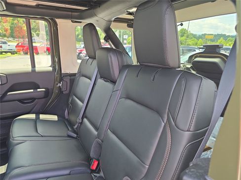 Used 2023 Jeep Wrangler Unlimited Rubicon 392 AWD/4WD image 14