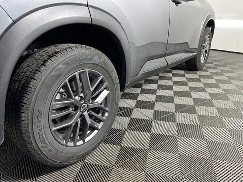 Used 2024 Nissan Rogue S AWD/4WD image 6