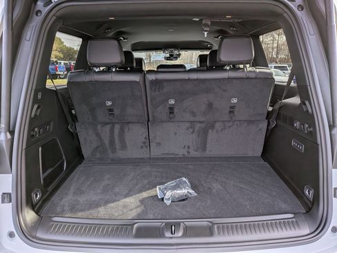 New 2026 Jeep Grand Wagoneer Limited w/ Convenience Group I AWD/4WD image 19