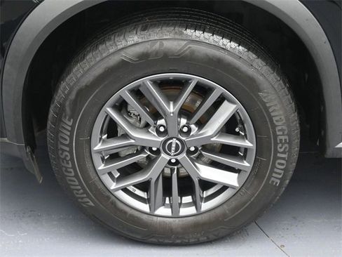 Used 2023 Nissan Rogue S image 7