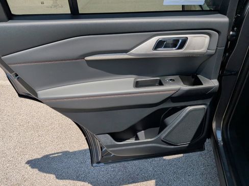 New 2026 Ford Explorer Active RWD image 33
