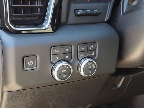 New 2026 GMC Sierra 2500 Denali w/ Denali Reserve Package image 9