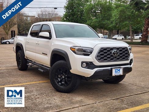 Used 2023 Toyota Tacoma TRD Off-Road image 1