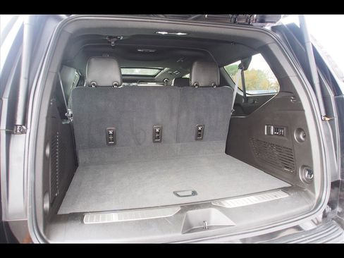 Used 2021 Chevrolet Suburban High Country image 19