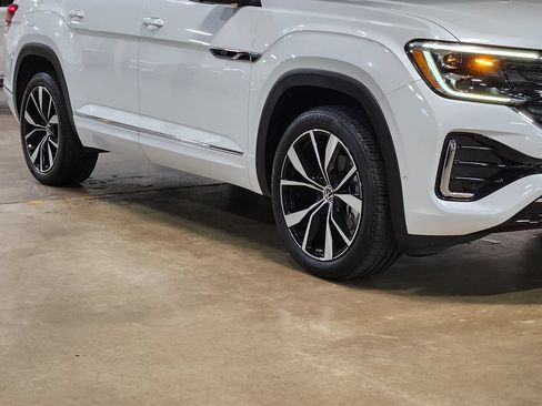 Used 2025 Volkswagen Atlas SEL Premium R-Line AWD/4WD image 16