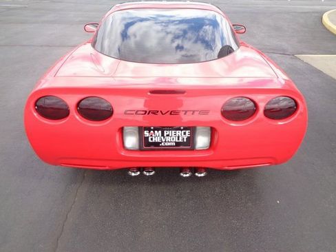 Used 2001 Chevrolet Corvette Coupe w/ Preferred Equipment Group2 image 4