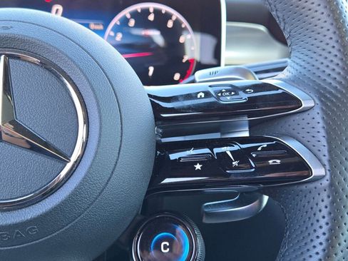 Used 2025 Mercedes-Benz GLC 43 AMG 4MATIC image 38