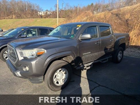 Used 2016 Toyota Tacoma SR5 image 3