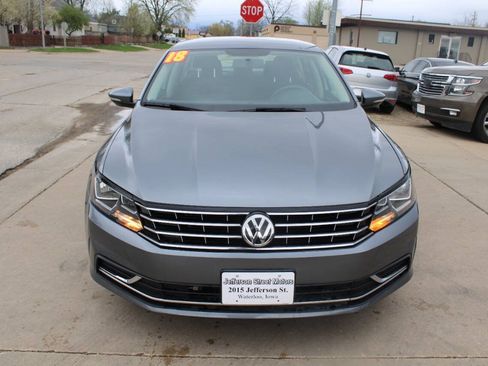 Used 2018 Volkswagen Passat 2.0T S FWD image 4
