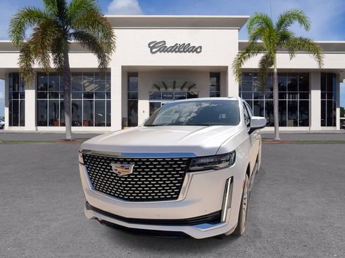 Certified 2024 Cadillac Escalade ESV Premium Luxury RWD image 4