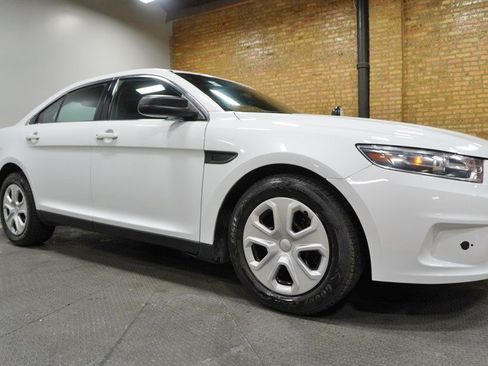 Used 2017 Ford Taurus Police Interceptor AWD image 9