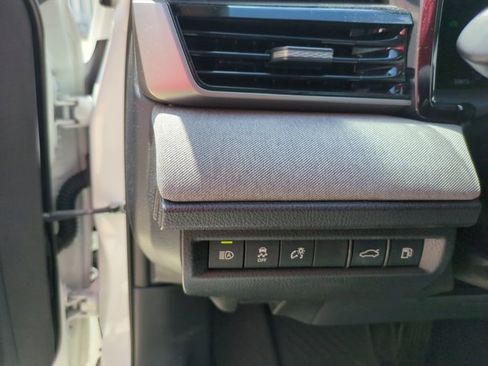 Used 2025 Toyota Camry LE FWD image 14