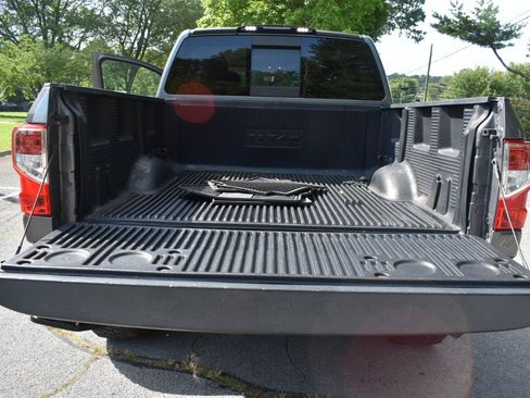 Used 2019 Nissan Titan S AWD/4WD image 30