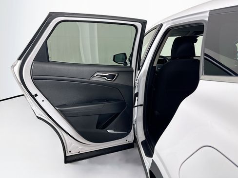Used 2025 Kia Sportage LX FWD image 24