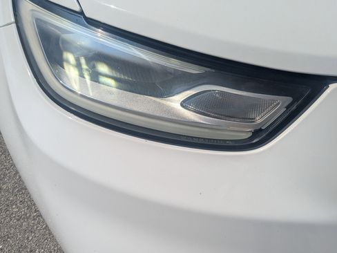 Used 2023 Chrysler Pacifica Limited w/ S Appearance Package image 9