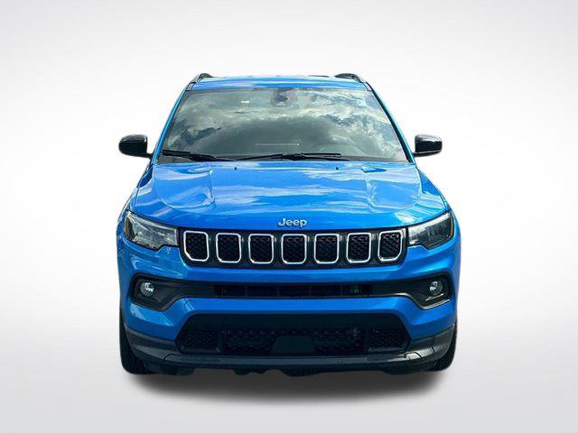 Used 2024 Jeep Compass Latitude AWD/4WD image 10