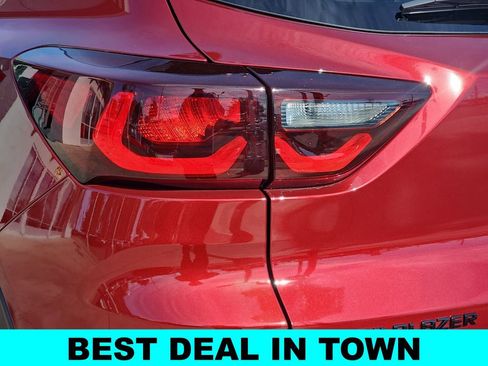 Used 2025 Chevrolet TrailBlazer RS w/ Driver Confidence Package image 40