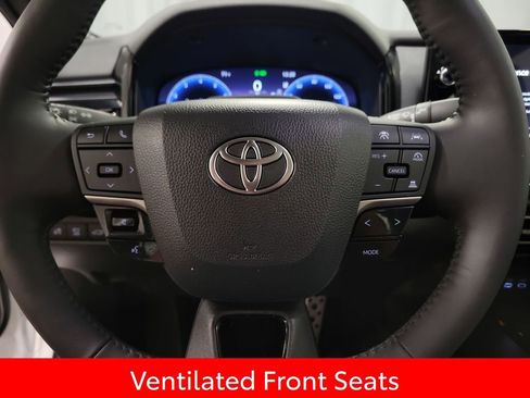 Used 2025 Toyota Camry XSE w/ Premium Plus Package AWD/4WD image 18