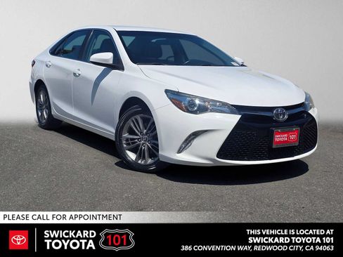 Used 2016 Toyota Camry SE FWD image 1