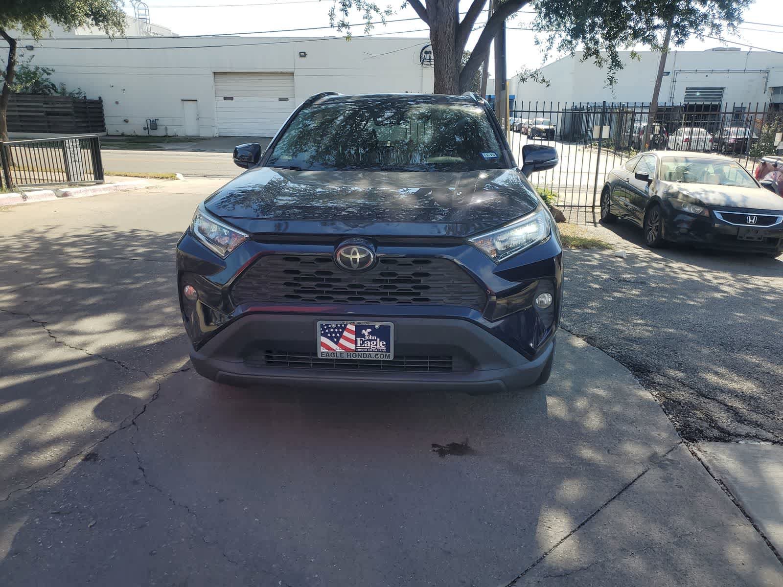 Used 2019 Toyota RAV4 XLE Premium FWD image 8