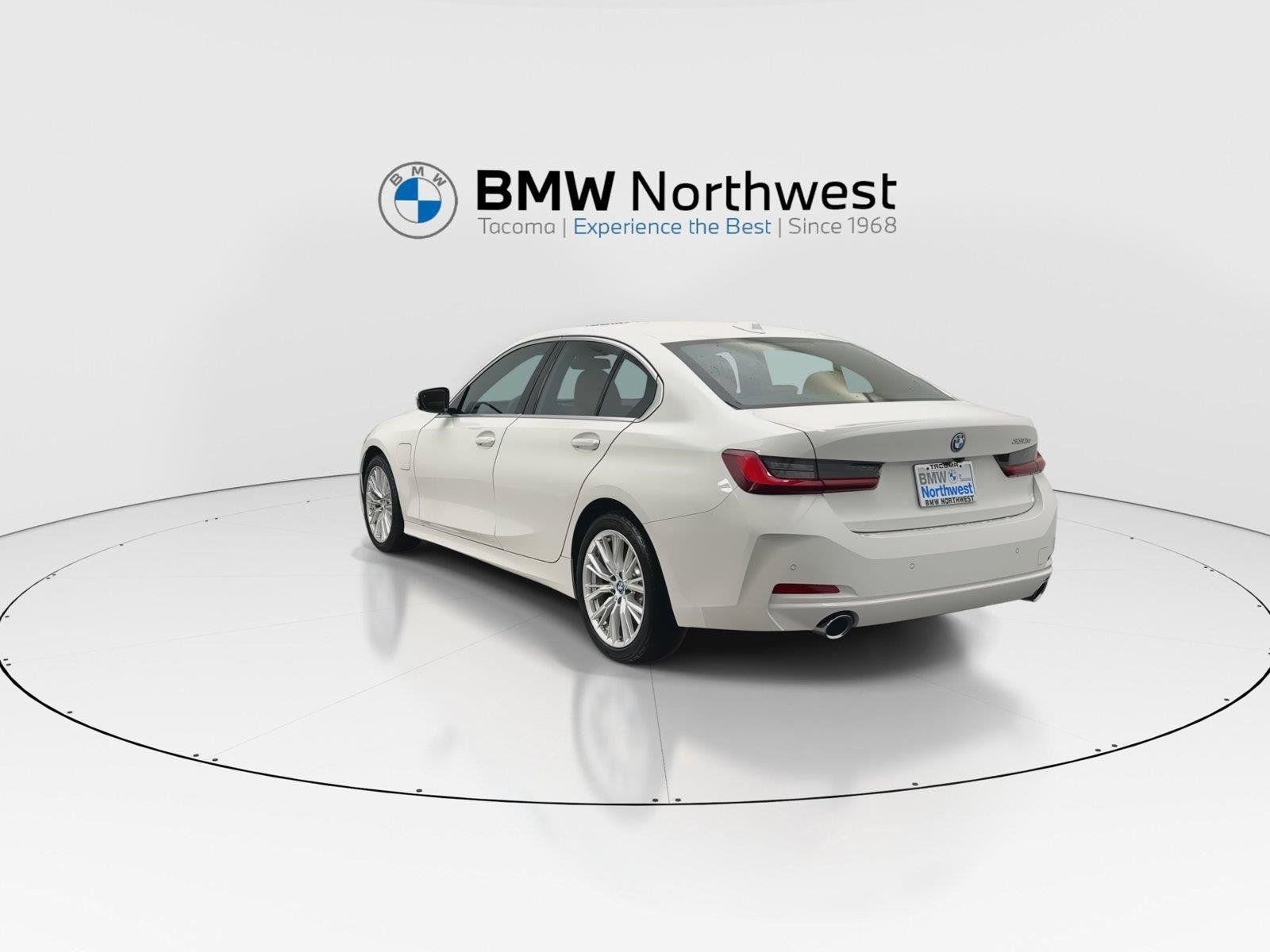 Used 2024 BMW 330e w/ Convenience Package RWD image 13