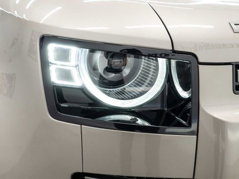 Used 2023 Land Rover Defender 110 X-Dynamic SE AWD/4WD image 43