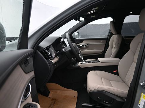 New 2026 Volvo XC90 B6 Plus w/ Protection Package Premier AWD/4WD image 11