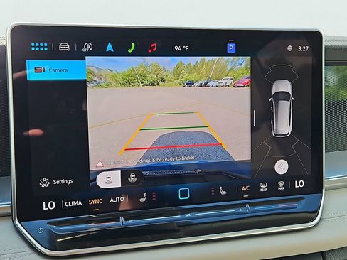Used 2025 Volkswagen Tiguan SE w/ Panoramic Sunroof Package AWD/4WD image 16