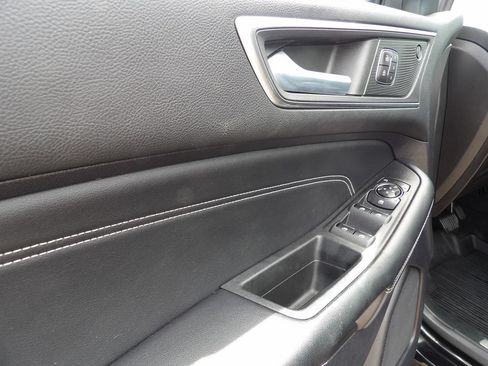 Used 2022 Ford Edge Titanium w/ Cargo Accessory Package AWD/4WD image 20